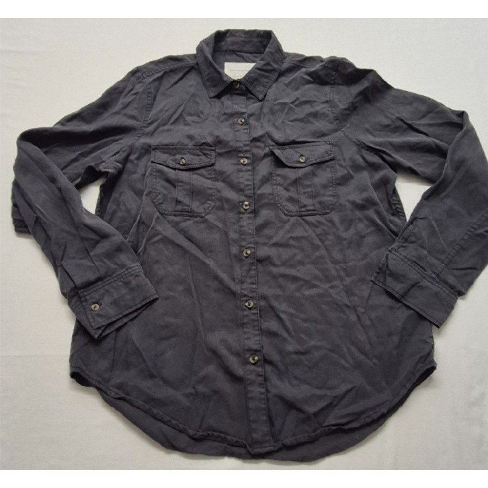 Aeropostale women's classic fit‎ Grey Button up long sleeve shirt sz. LG pockets